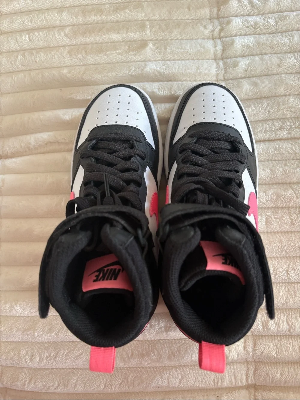 Nike Kids Mid-Top Sneakers in Black, White & Pink